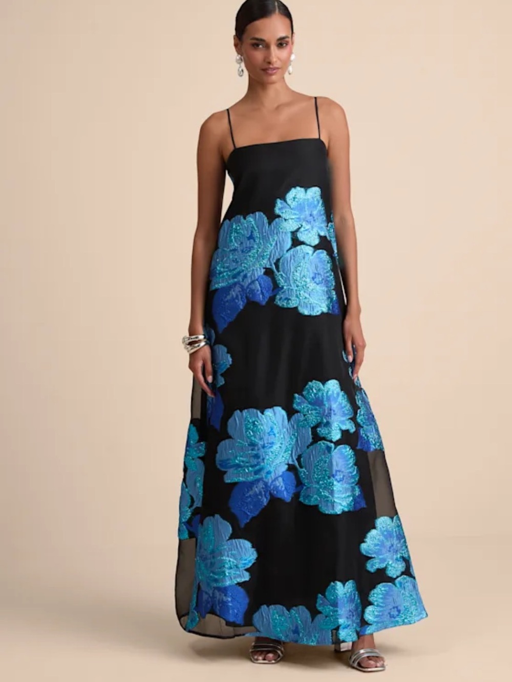 Lulus Yavanna Black and Blue Floral
Jacquard Shift Maxi Dress NWT size medium